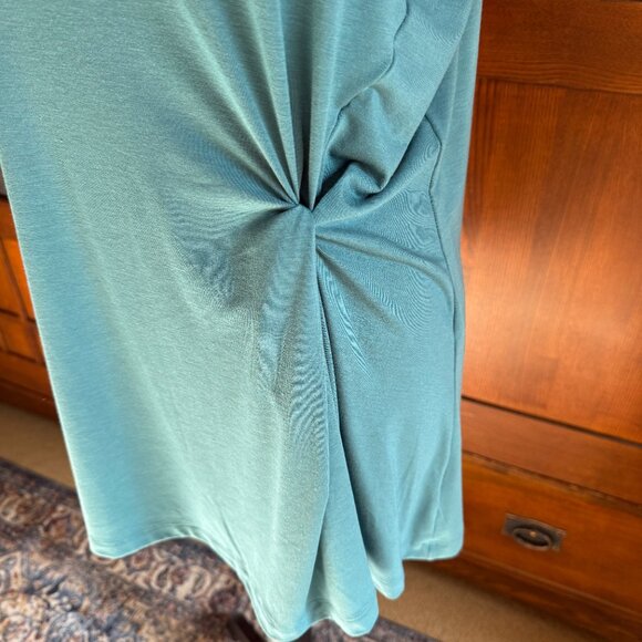 Athleta Pullover Twist Front Sleeveless Top Size Large - Picture 4 of 10